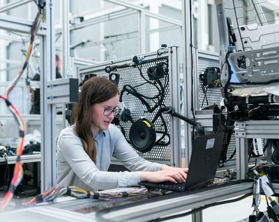 Bild Frau Produktion
